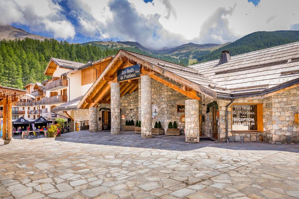 Hauts de Preclaux By Infini Mountain - Thumbnail image