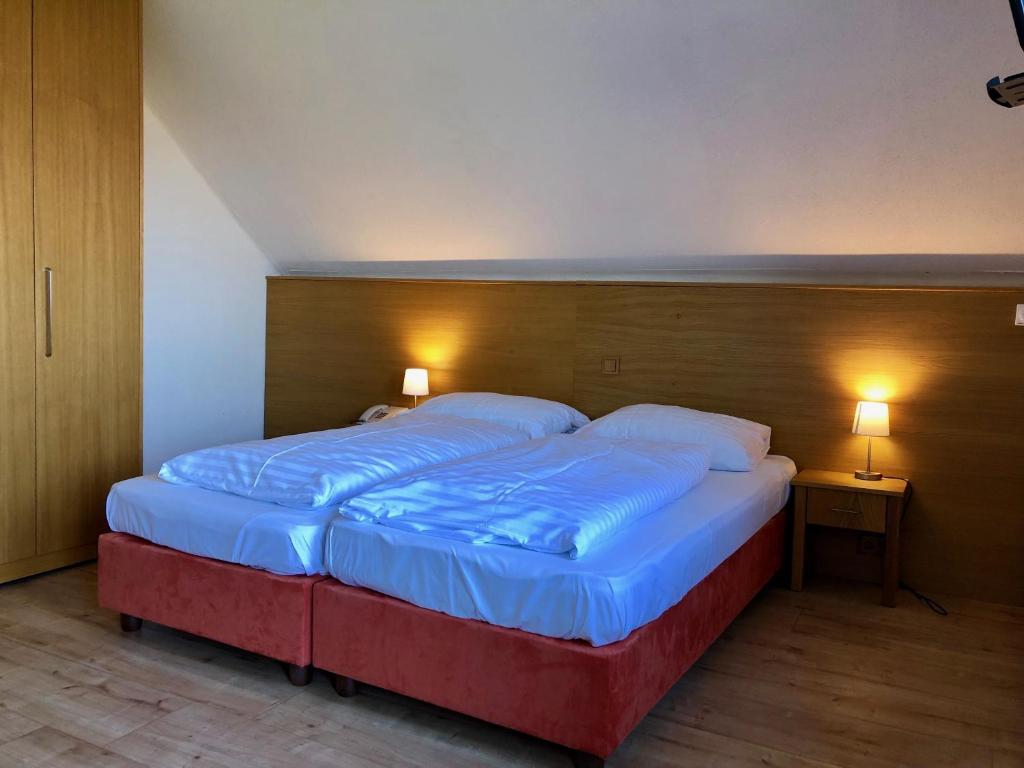 Семейный (Семейный номер с отдельной спальней), Hotel Schöne Aussicht