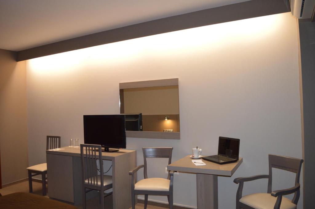 Achillio Hotel photo 4