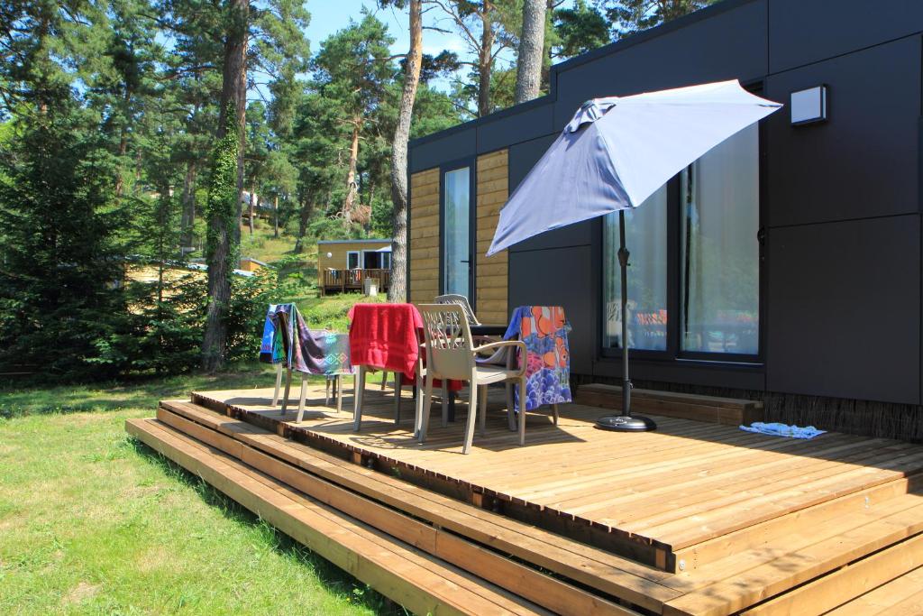 Camping Domaine du Lac Chambon photo 3