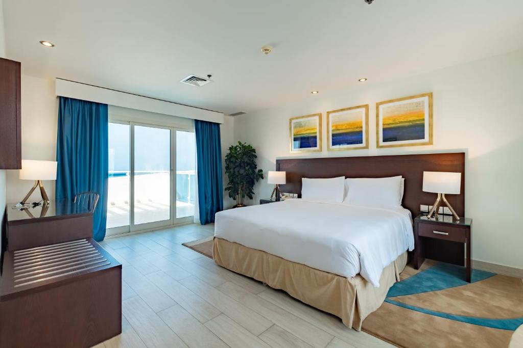 Сьюит (Гранд-Люкс с видом на океан), Курортный отель Radisson Blu Resort, Fujairah