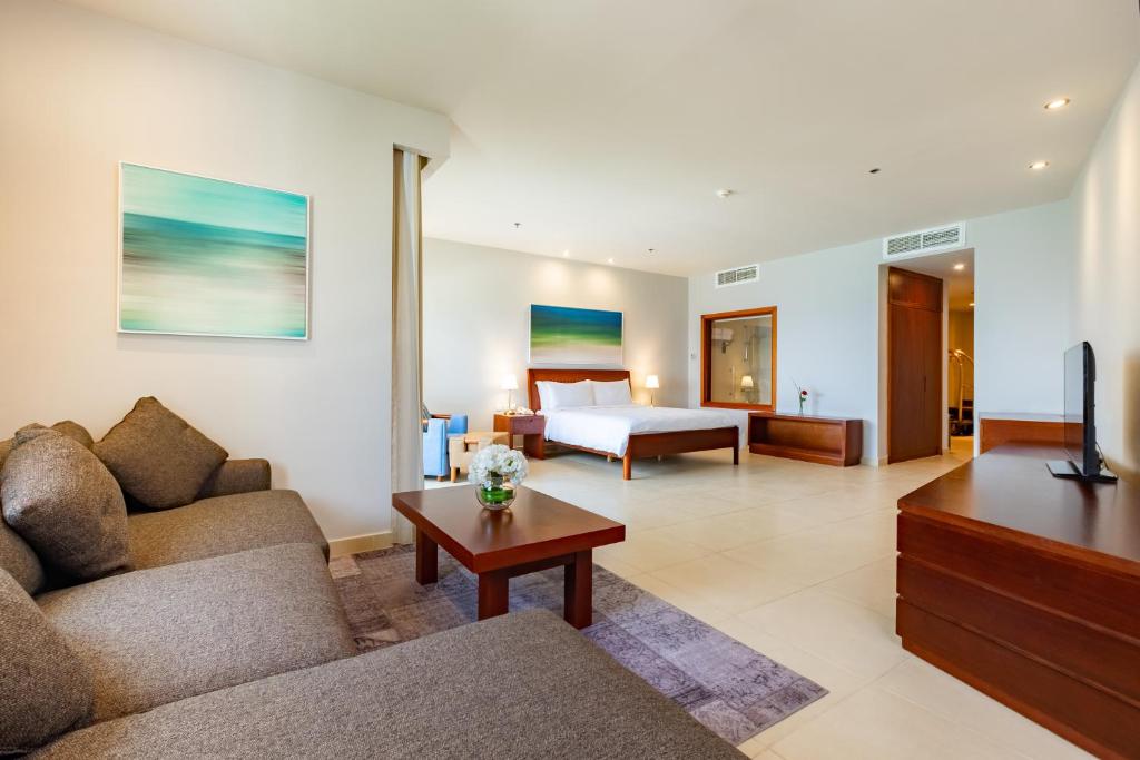 Семейный (Семейный номер с видом на океан), Курортный отель Radisson Blu Resort, Fujairah