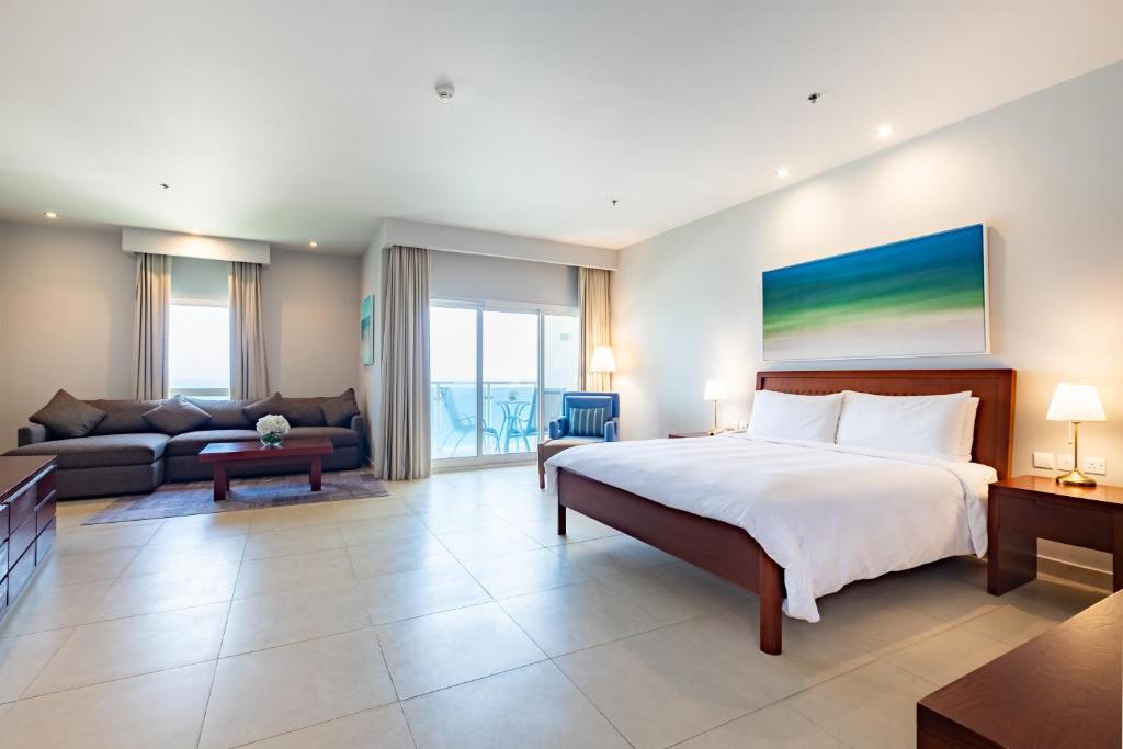 Семейный (Семейный номер с видом на океан), Курортный отель Radisson Blu Resort, Fujairah