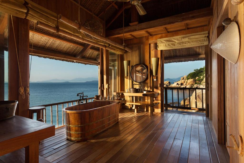 Сьюит (Вилла с бассейном, на вершине холма), Six Senses Ninh Van Bay