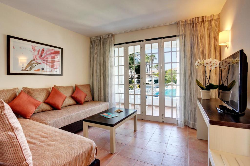 Grupotel Club Menorca photo 2
