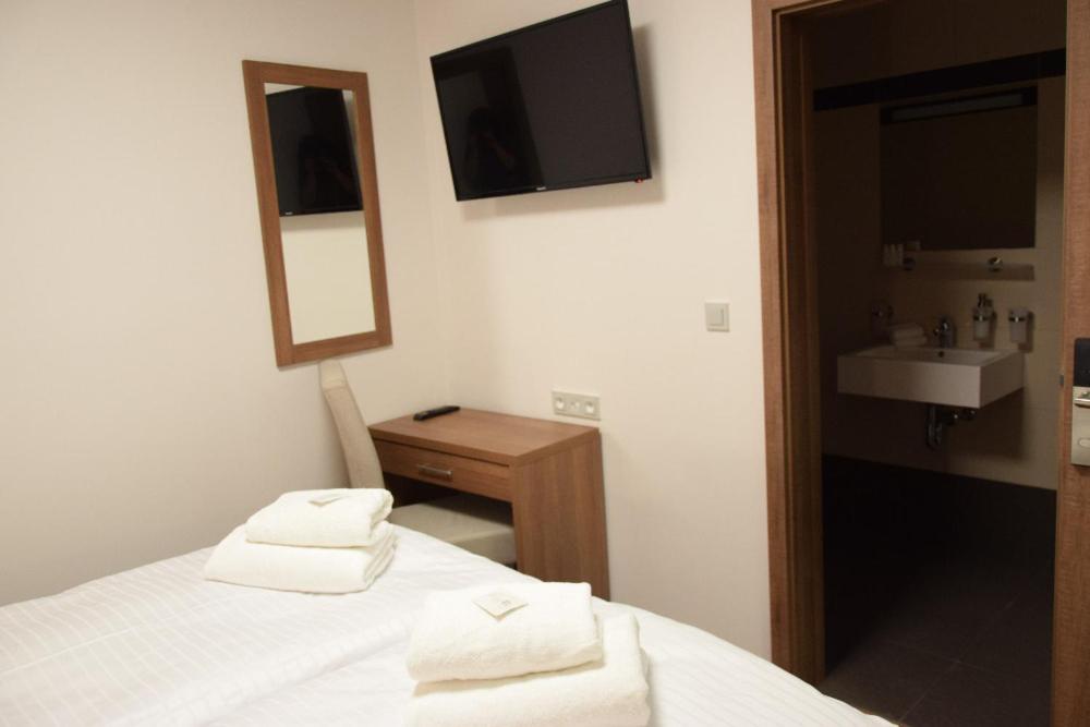 Одноместный (Одноместный номер эконом-класса без окон), Hotel Prague Star