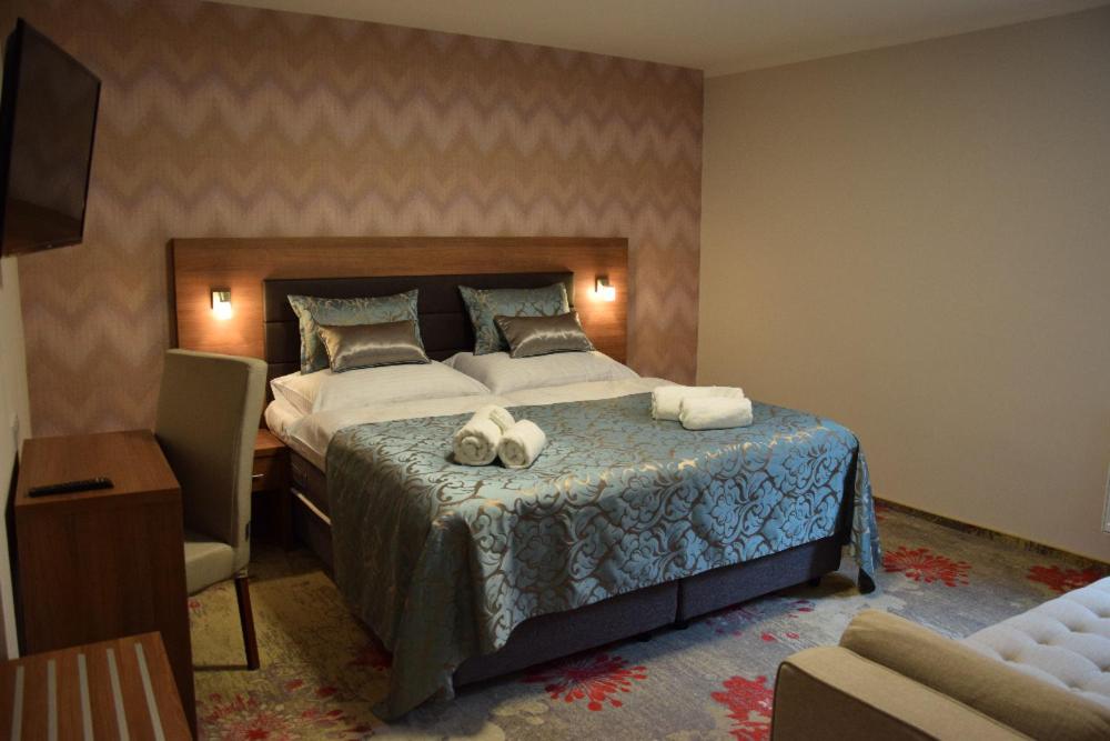 Двухместный (Номер Делюкс с кроватью размера «king-size»), Hotel Prague Star