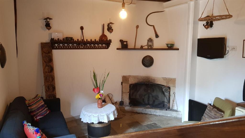 Michalis Anoyia Traditional Stonehouse photo 1
