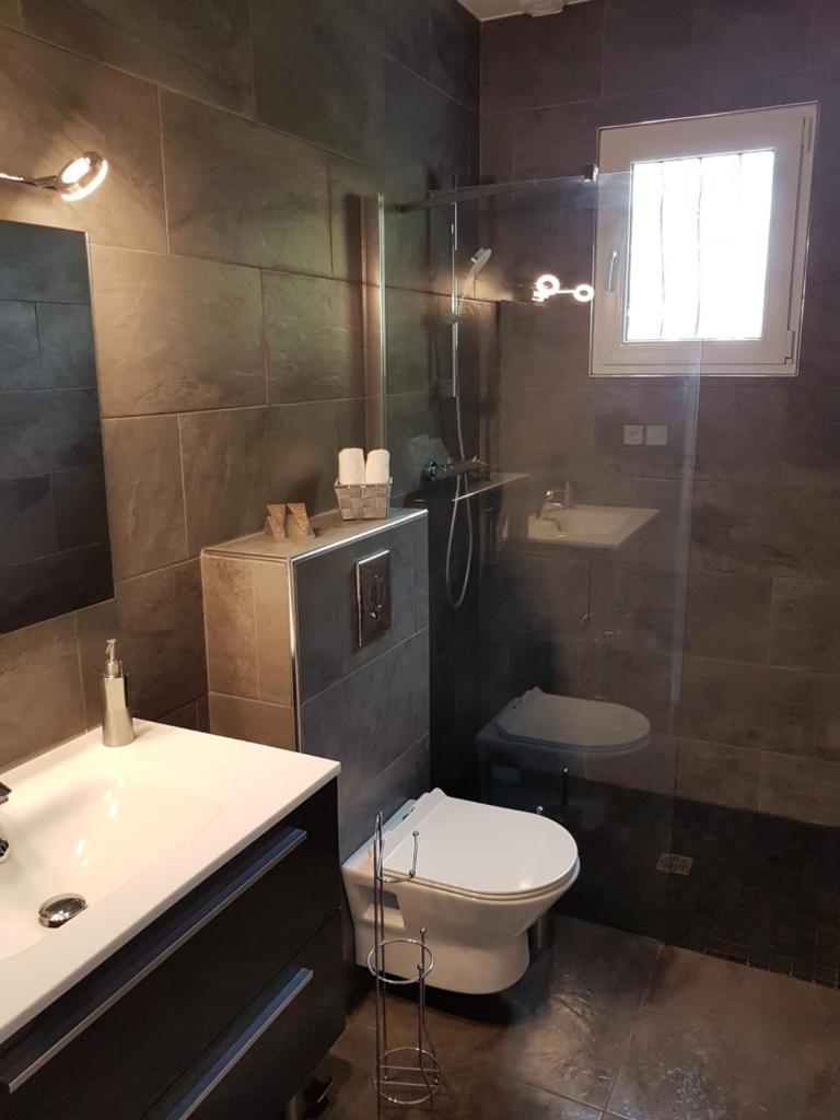 Le Clos Magedon - Tap to explore photos