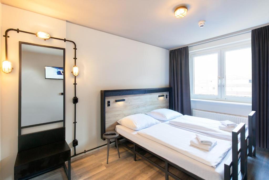 Двухместный (Двухместный номер с 2 отдельными кроватями), A&O Köln Neumarkt