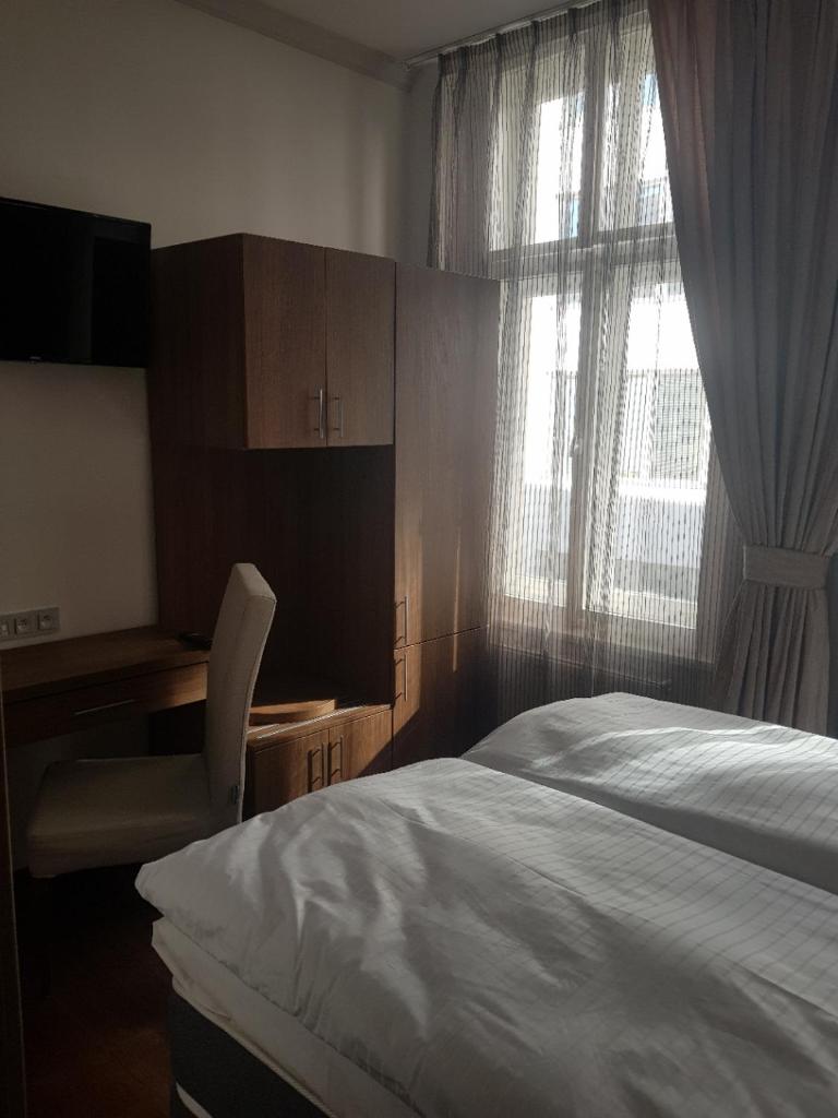 Двухместный (Двухместный номер эконом-класса с 1 кроватью), Hotel Prague Star