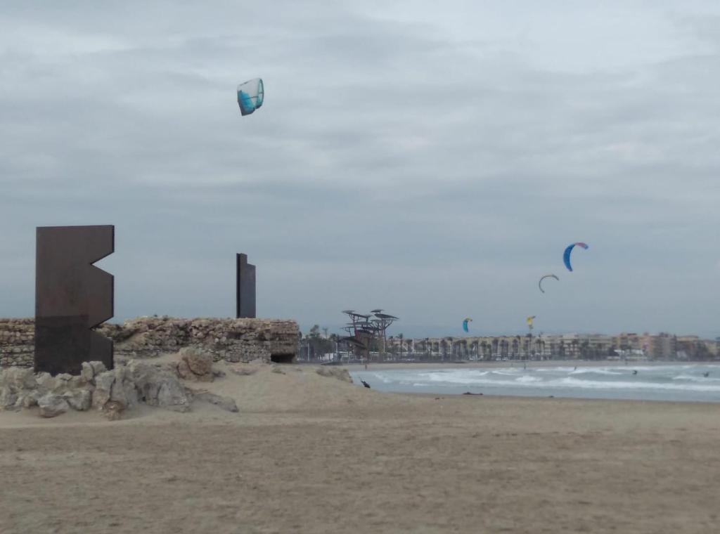 BSB Surf&Beach Apartment Salou - Tap to explore photos
