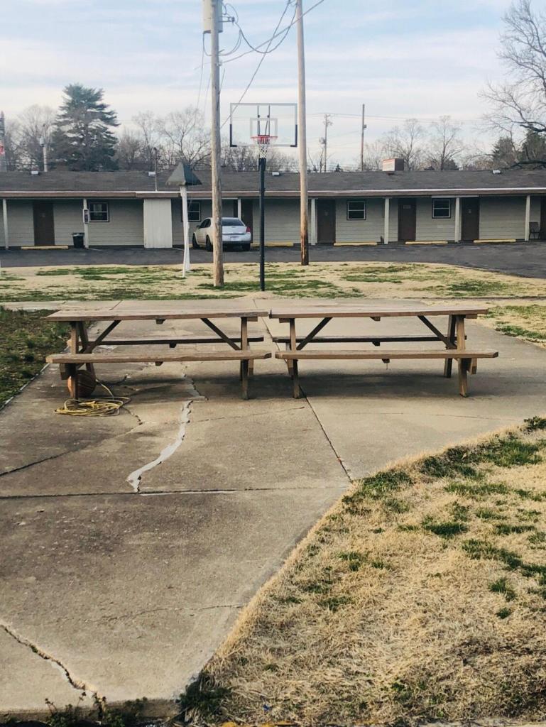 Woodridge Motel photo 3