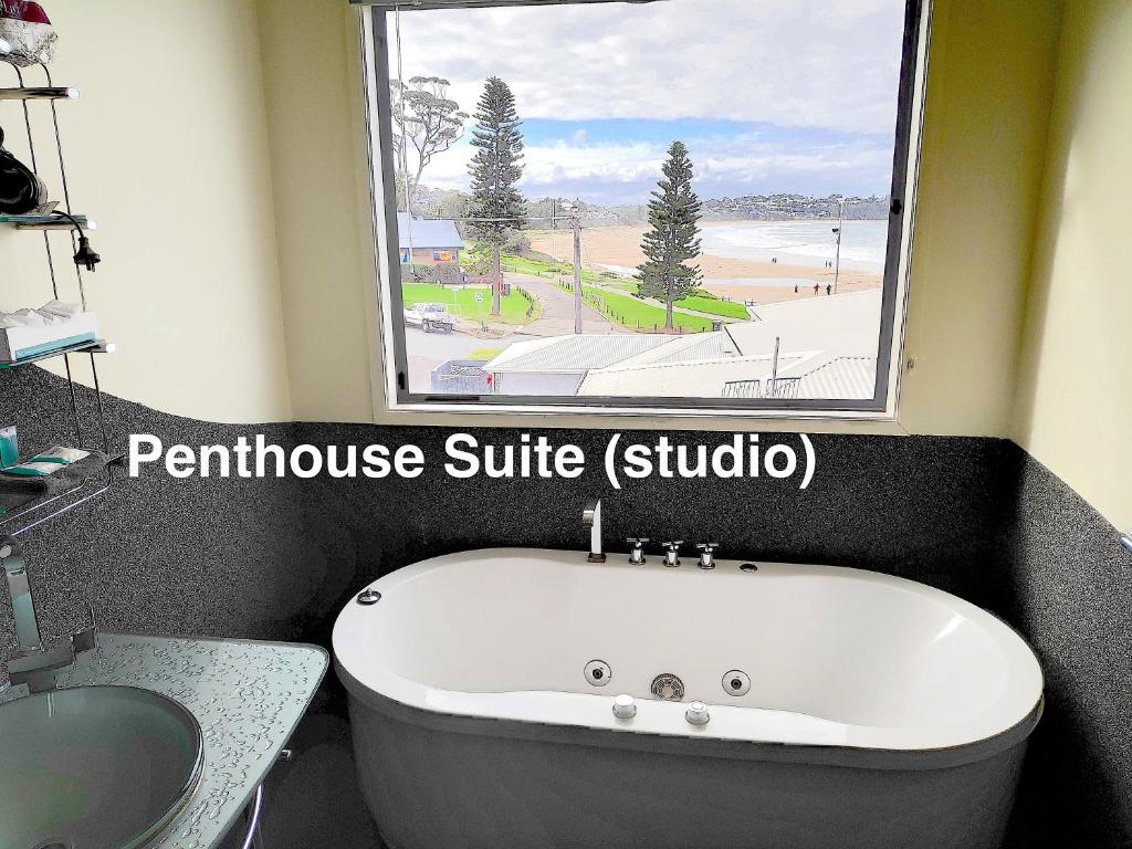 Beach House Mollymook photo 4