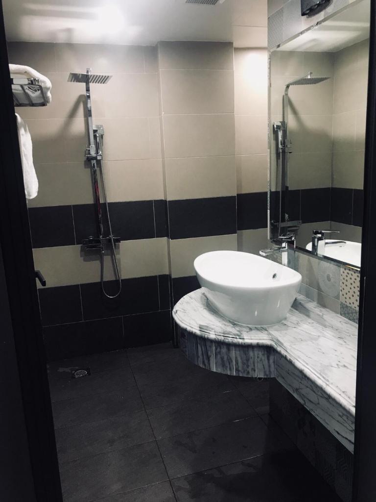 Двухместный (Номер Делюкс (для 2 взрослых и 1 ребенка)), KiM Hotel