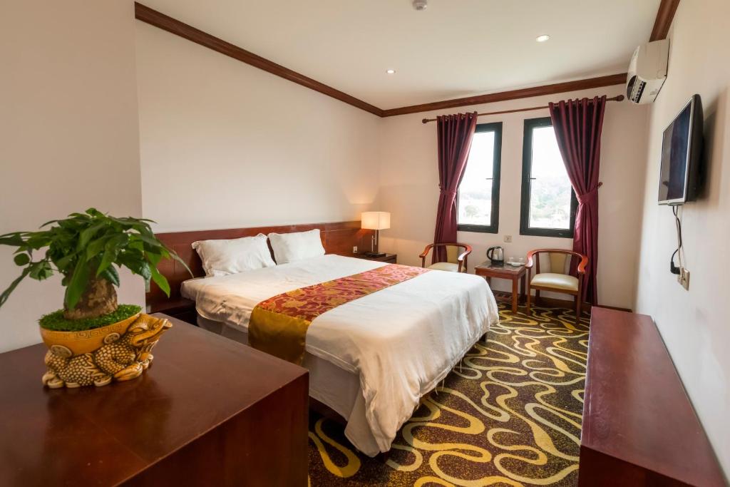 HOANG TRUNG HOTEL