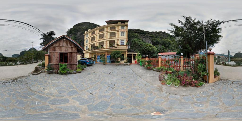 Anna Tham Hotel View