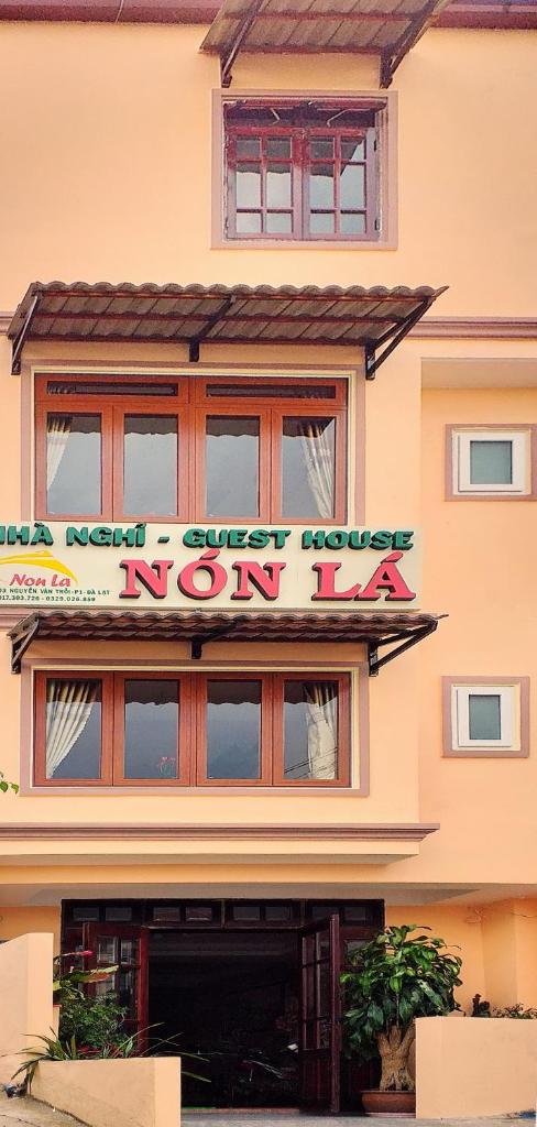 Nón Lá Guest House