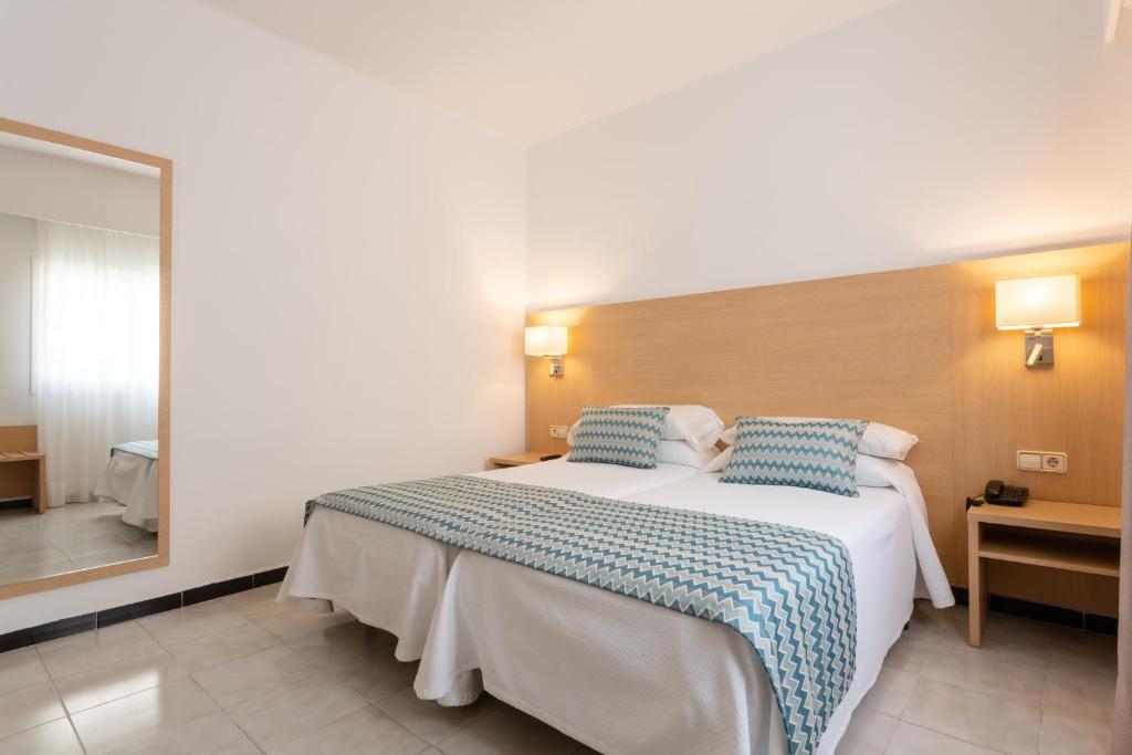 Hotel Riutort photo 3