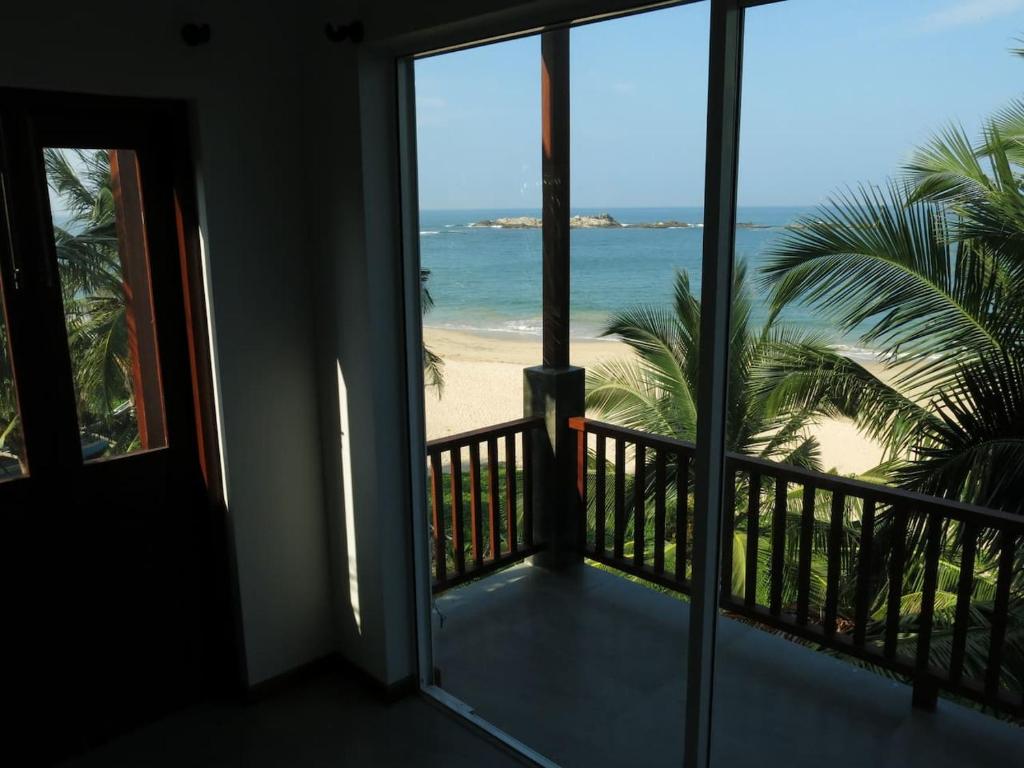 Villa Beach Road Ambalangoda photo 4