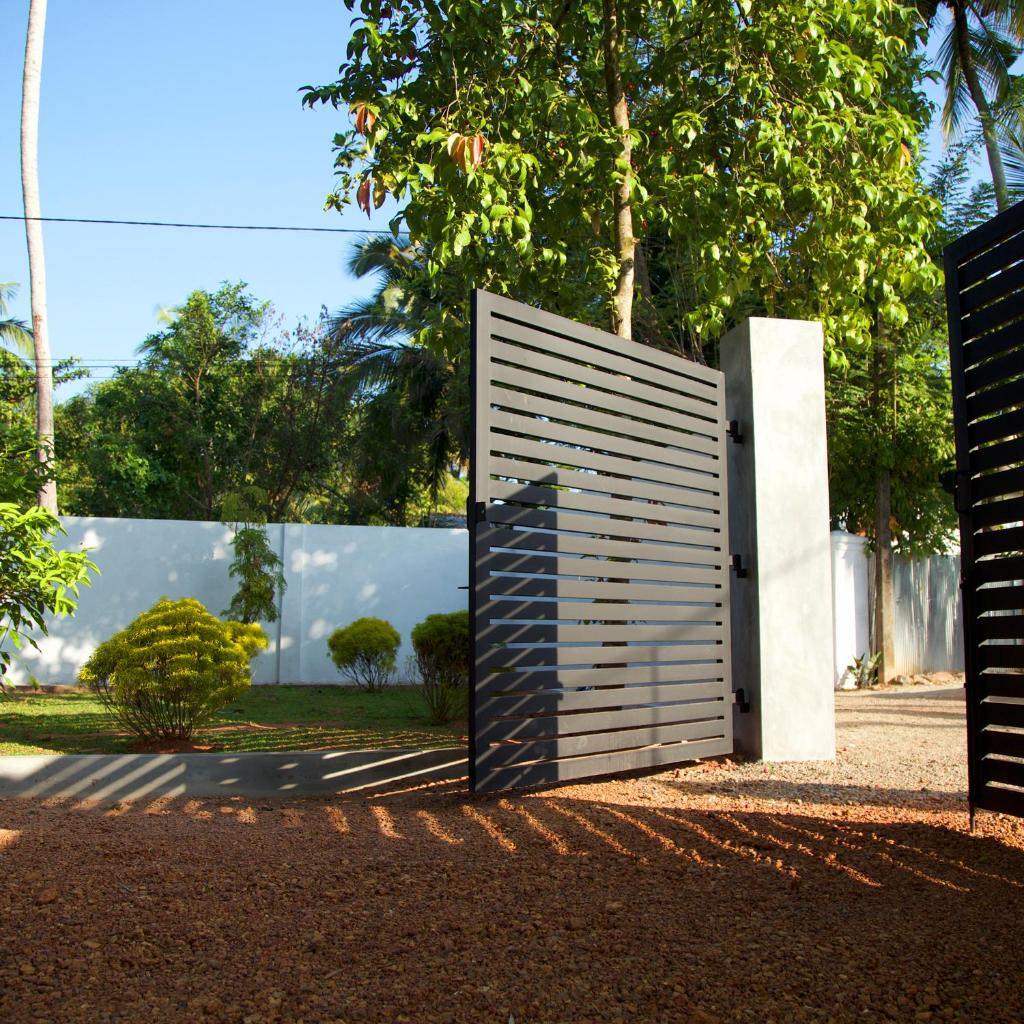 villa layanga - riverside guestrooms photo 3