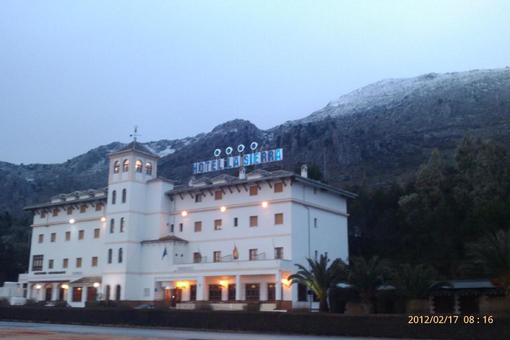 La Sierra photo 1