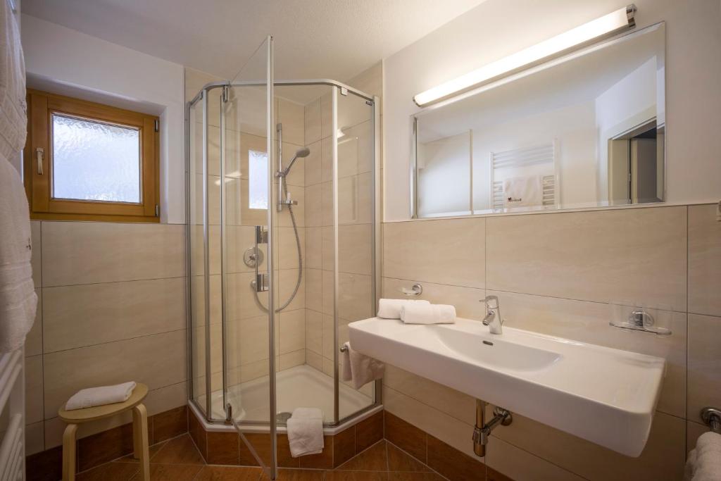 Двухместный (Улучшенный двухместный номер с 1 кроватью), Hotel Maximilian