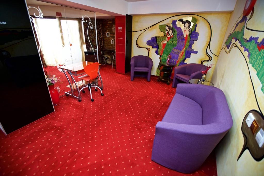 Двухместный (Улучшенный номер с кроватью размера «queen-size»), Grand Pier Hotel Old Town