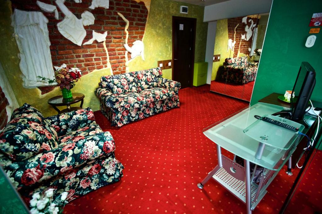 Двухместный (Улучшенный номер с кроватью размера 