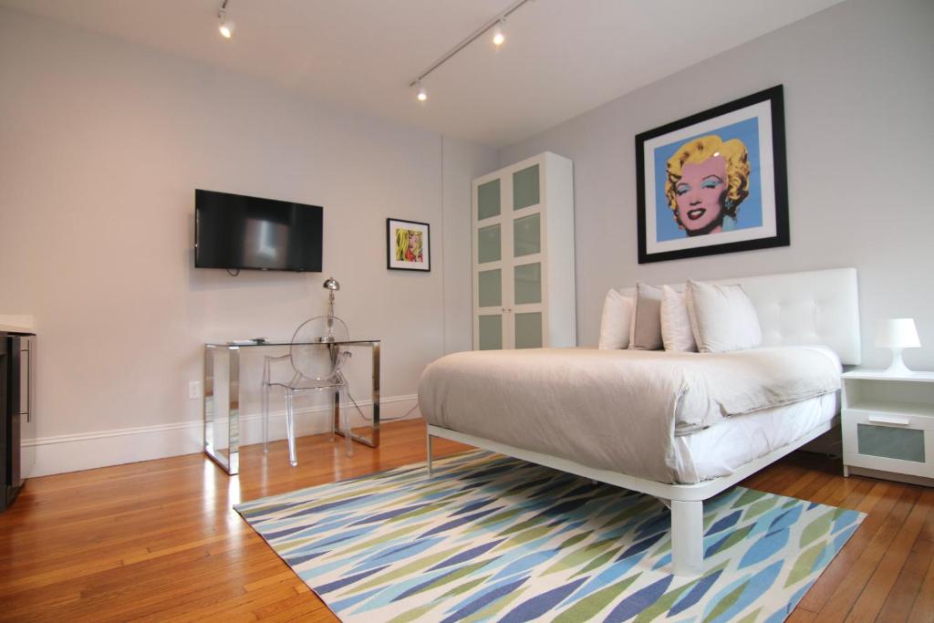 A Stylish Stay w/ a Queen Bed, Heated Floors.. #11 photo 2