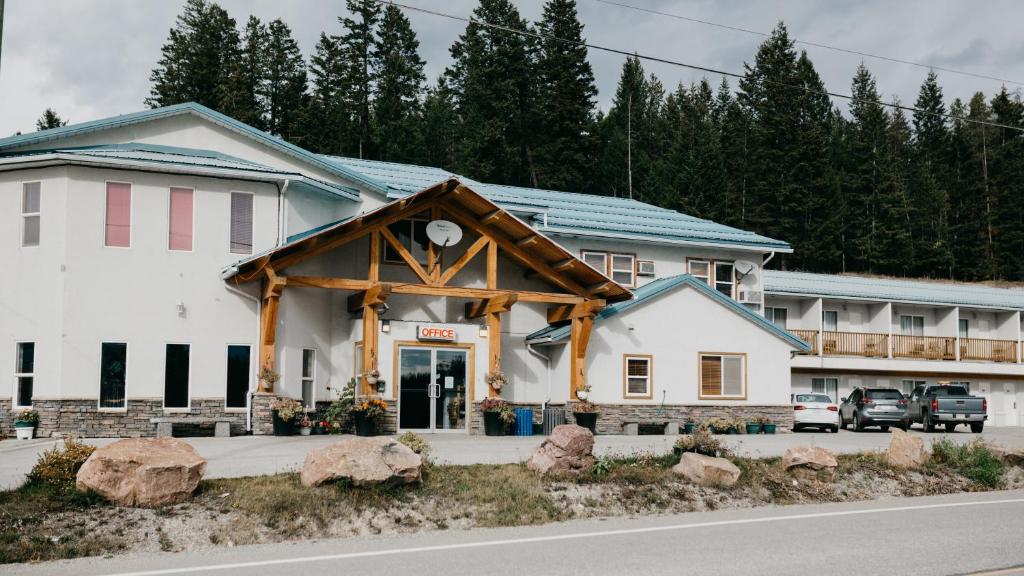 Golden Village Lodge photo 1