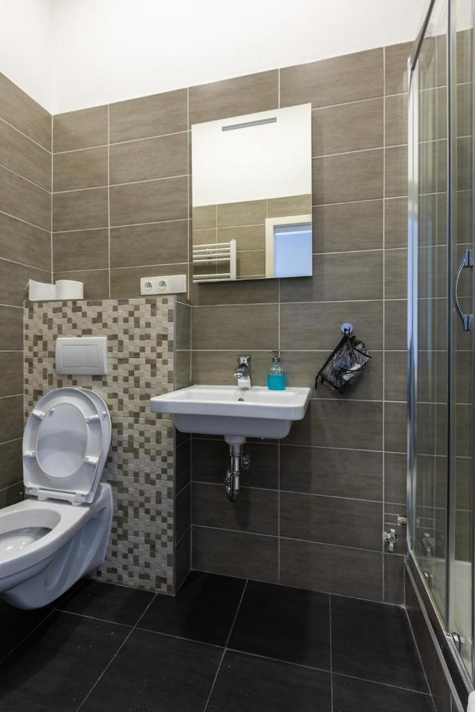 SlaBur Residence Room Type - Superior Triple Room 3