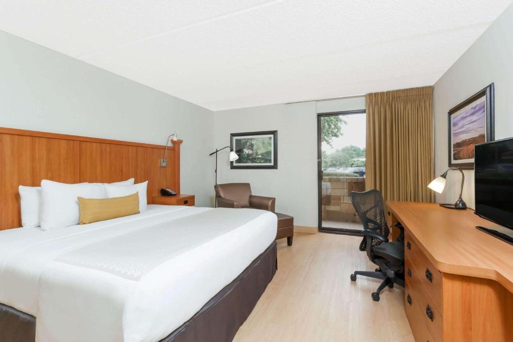 Wyndham Garden Hotel Austin image