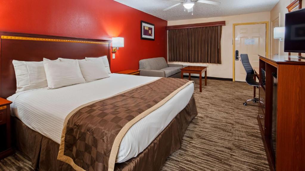 Best Western Executive Inn image