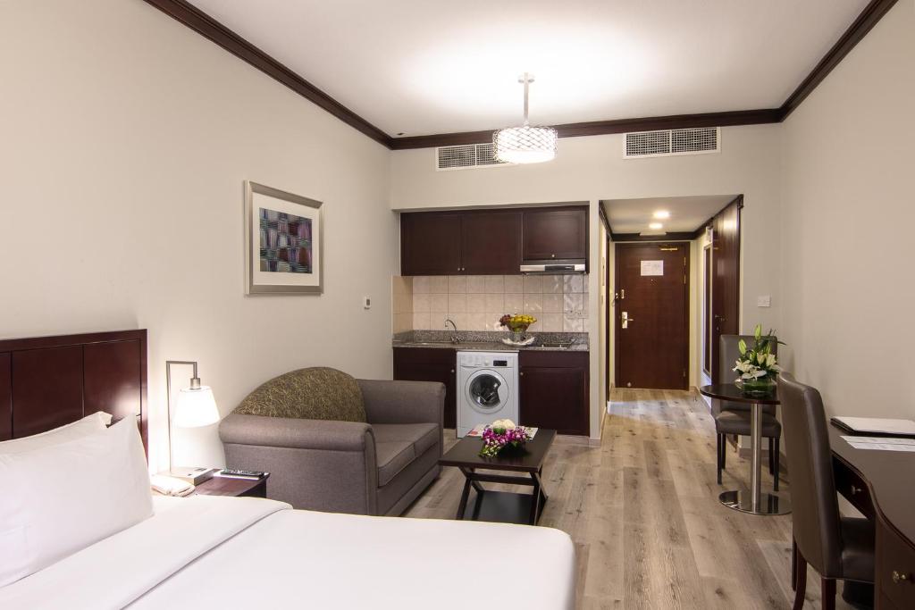 Студио (Представительский номер-студио с балконом), Апарт-отель Savoy Crest Hotel Apartment