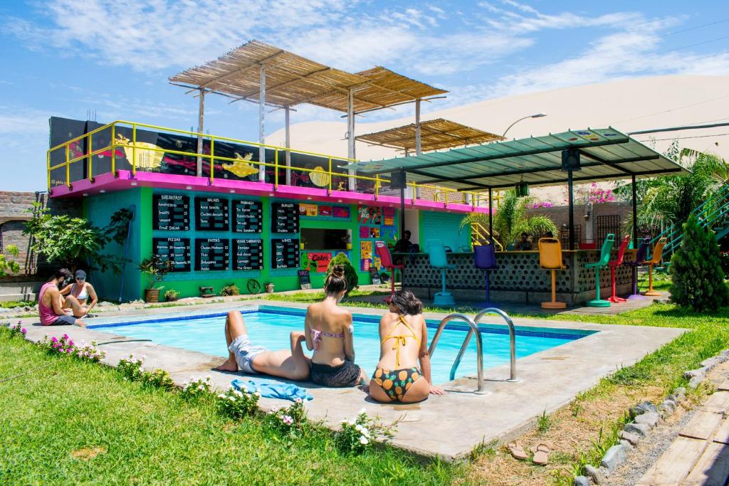 The Upcycled Hostel Huacachina photo 4