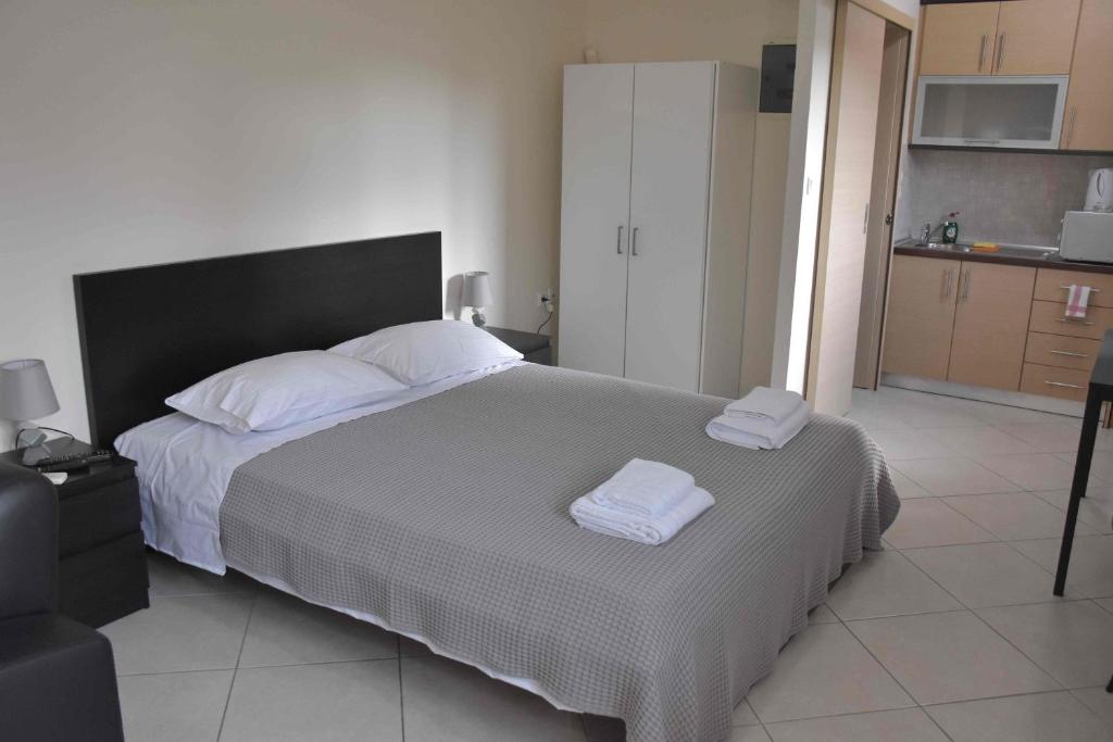 AVR Airport Deluxe Suites 4 photo 1