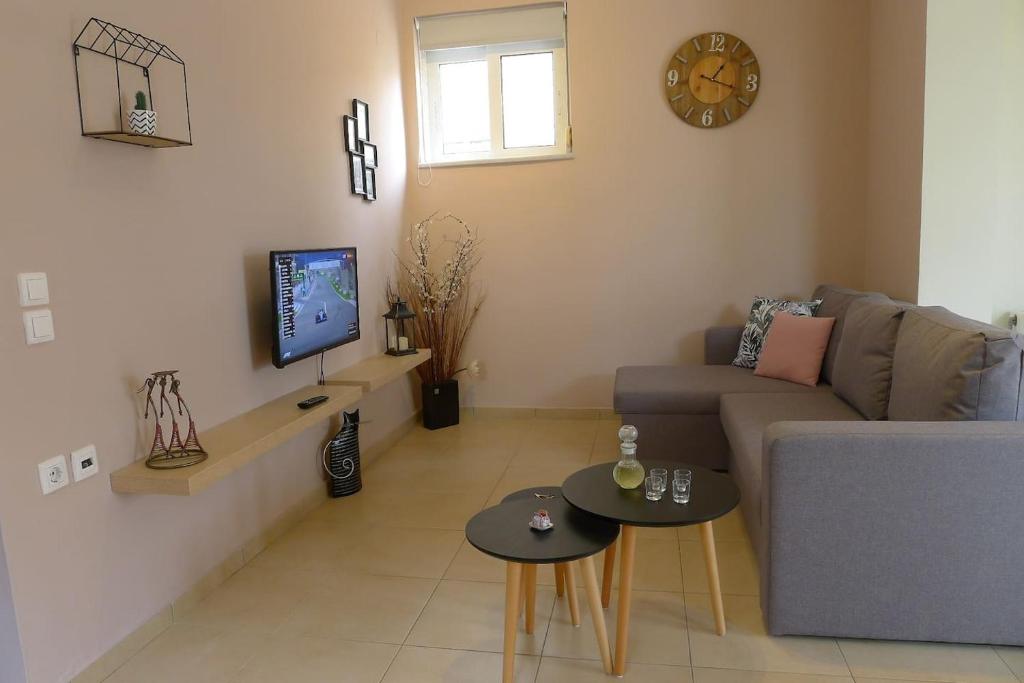 Maria & Manos Guest House, Agios Onoufrios beach photo 3