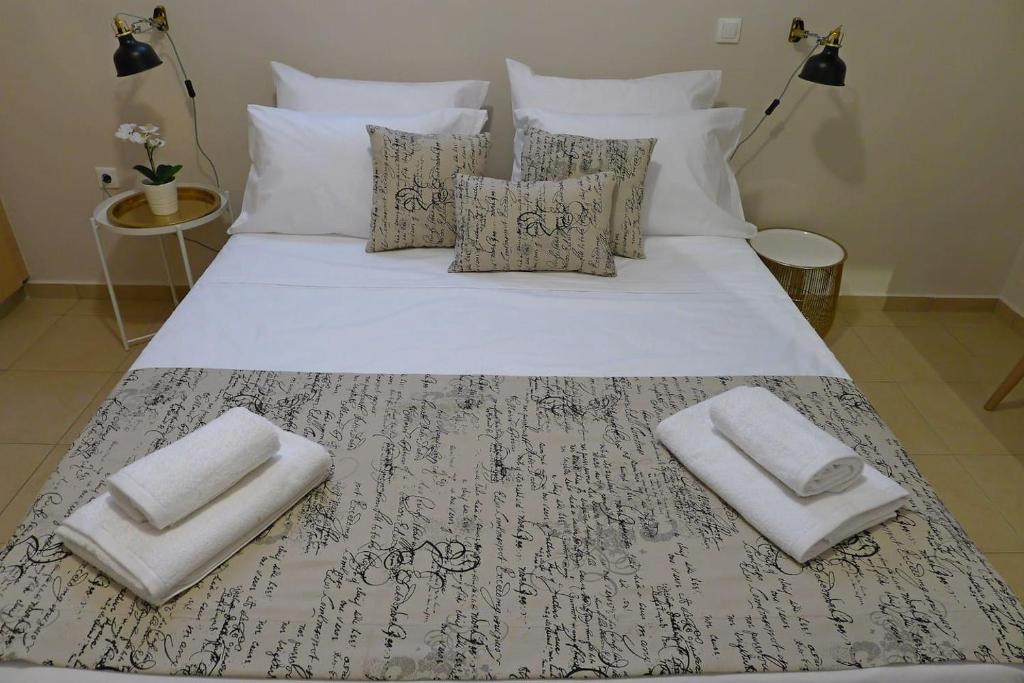 Maria & Manos Guest House, Agios Onoufrios beach photo 2