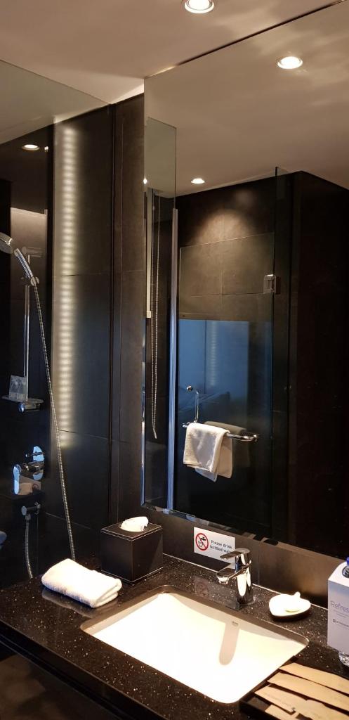 Wyndham Opi Hotel Palembang Room Type - Presidential King Suite - Non-Smoking