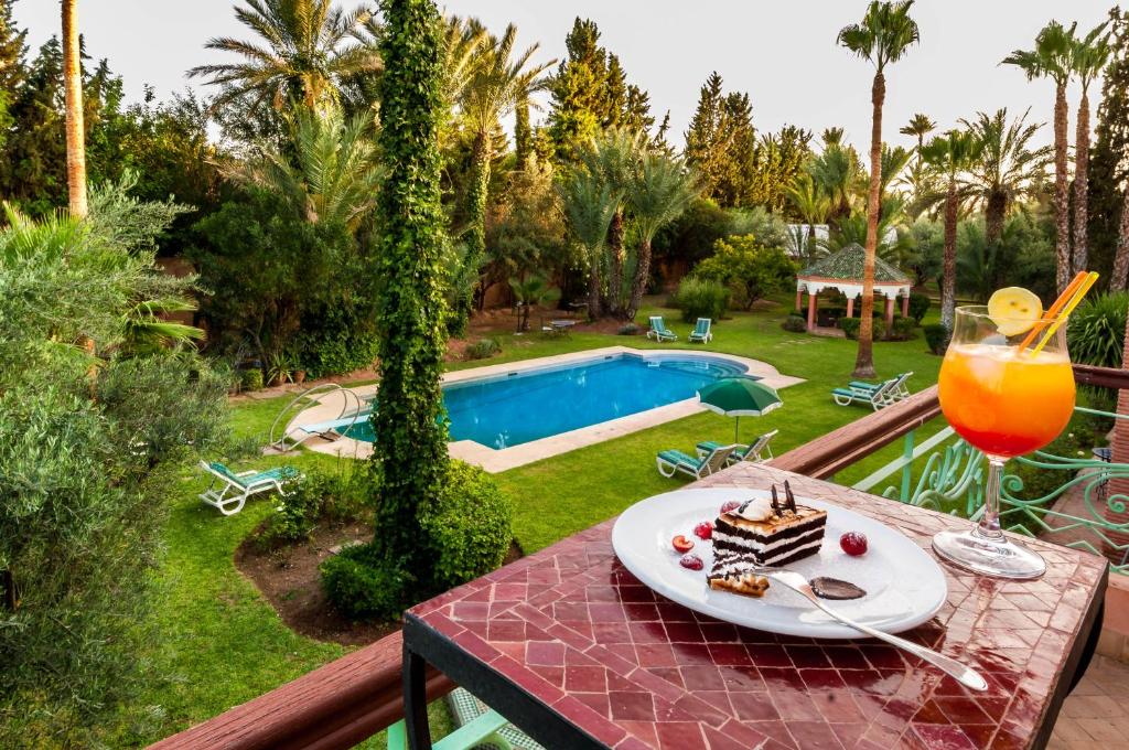 Double room in a charming villa in the heart of Marrakech palm grove photo 2