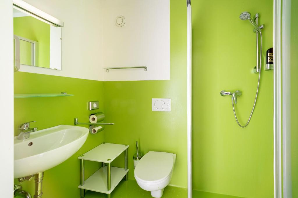 Hotel Greenrooms - Tap to explore photos