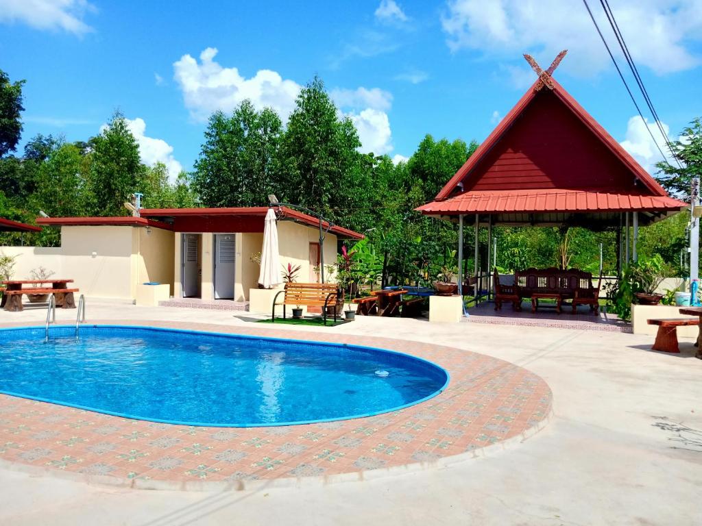 Private 2 bedroom villa with Swimming pool Tropical gardens Fast Wifi smart Tv photo 3