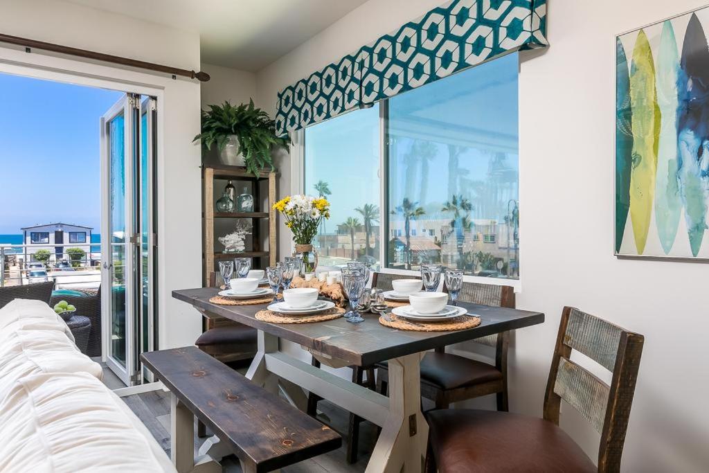 Ocean View 3 Bedrooms Condo, just steps from the park, pier & water! photo 3