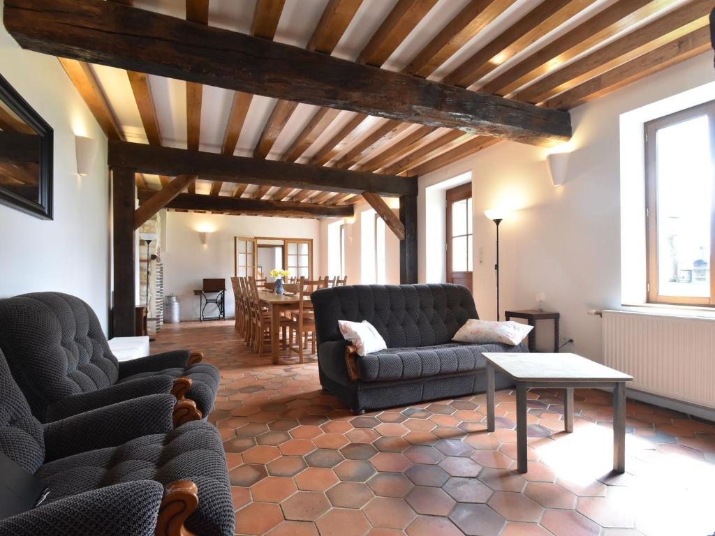 Spacious holiday home in Sormery with pool photo 3