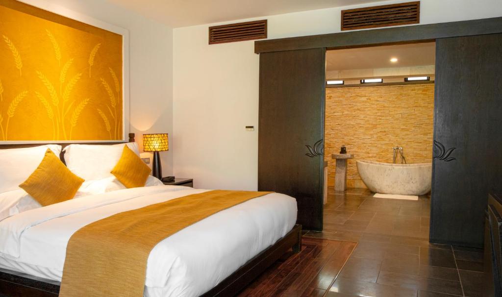 Двухместный (Номер Делюкс с 1 кроватью размера «king-size»), Amiana Resort and Villas Nha Trang