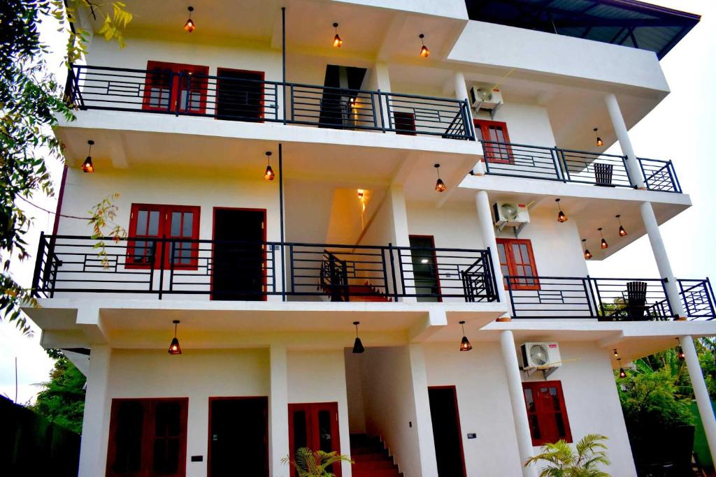 Blue Sky Hotel Yala photo 3