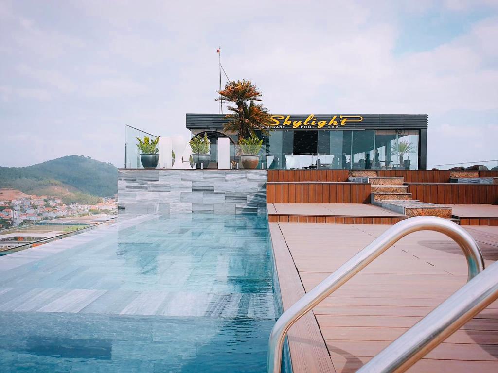 Central Luxury Ha Long Hotel - Tap to explore photos