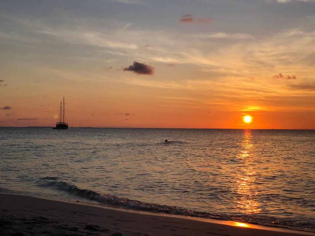 White Sand Dhigurah photo 4