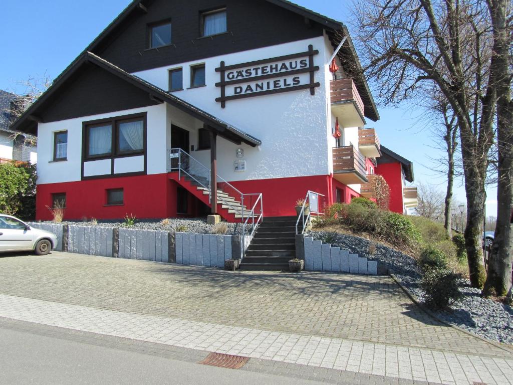 L-gut-Hotel zur Burg Nürburg photo 2
